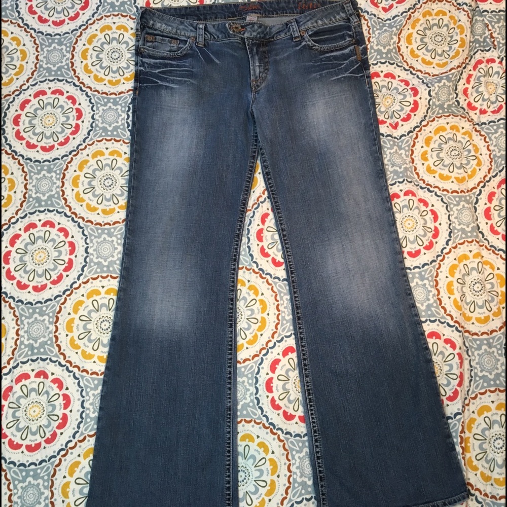 Silver Jeans Distressed Tina
